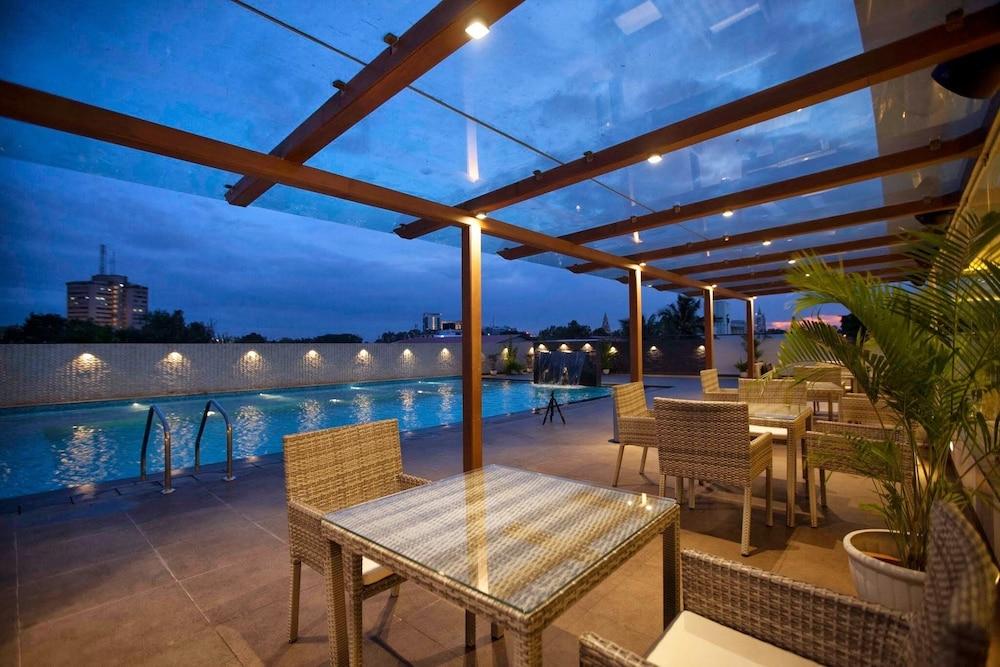 Hotel The The Grand Magrath Bangalore Exteriör bild