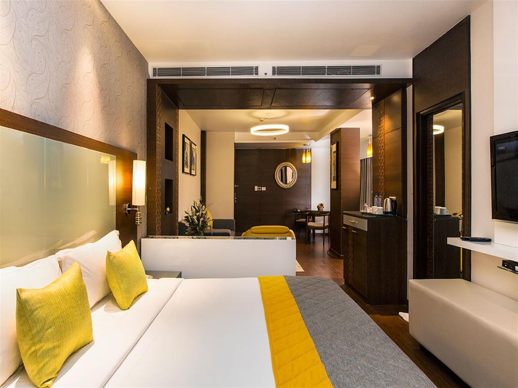 Hotel The The Grand Magrath Bangalore Exteriör bild